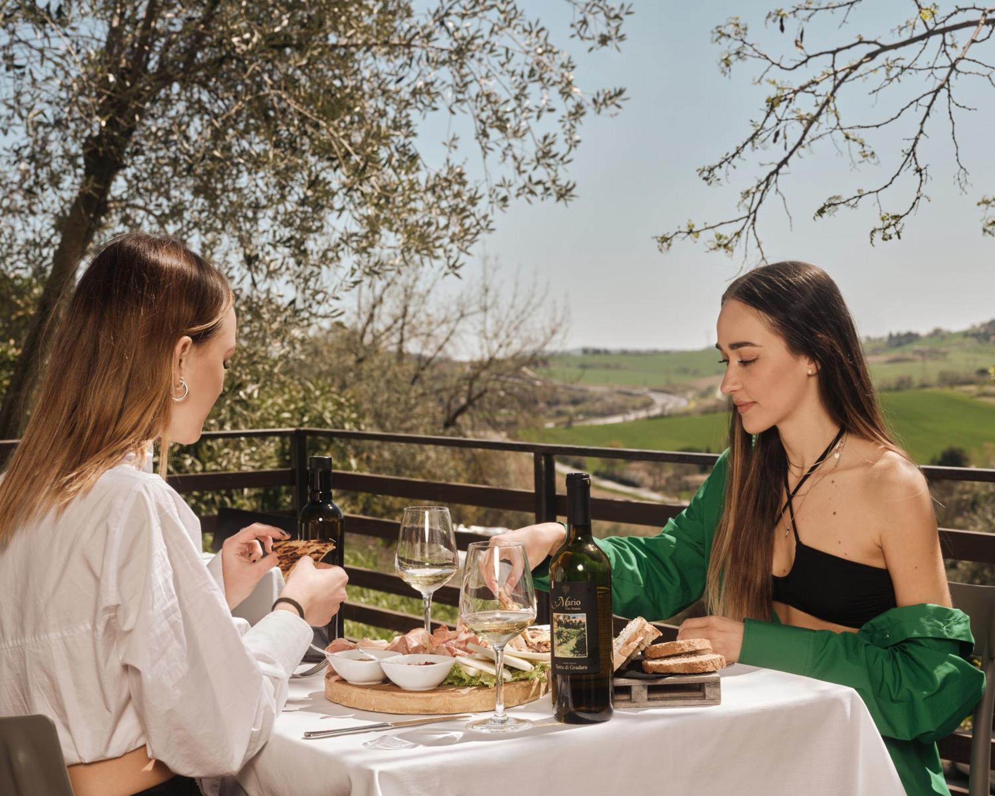 Terra Di Gradara Villa Buitenkant foto